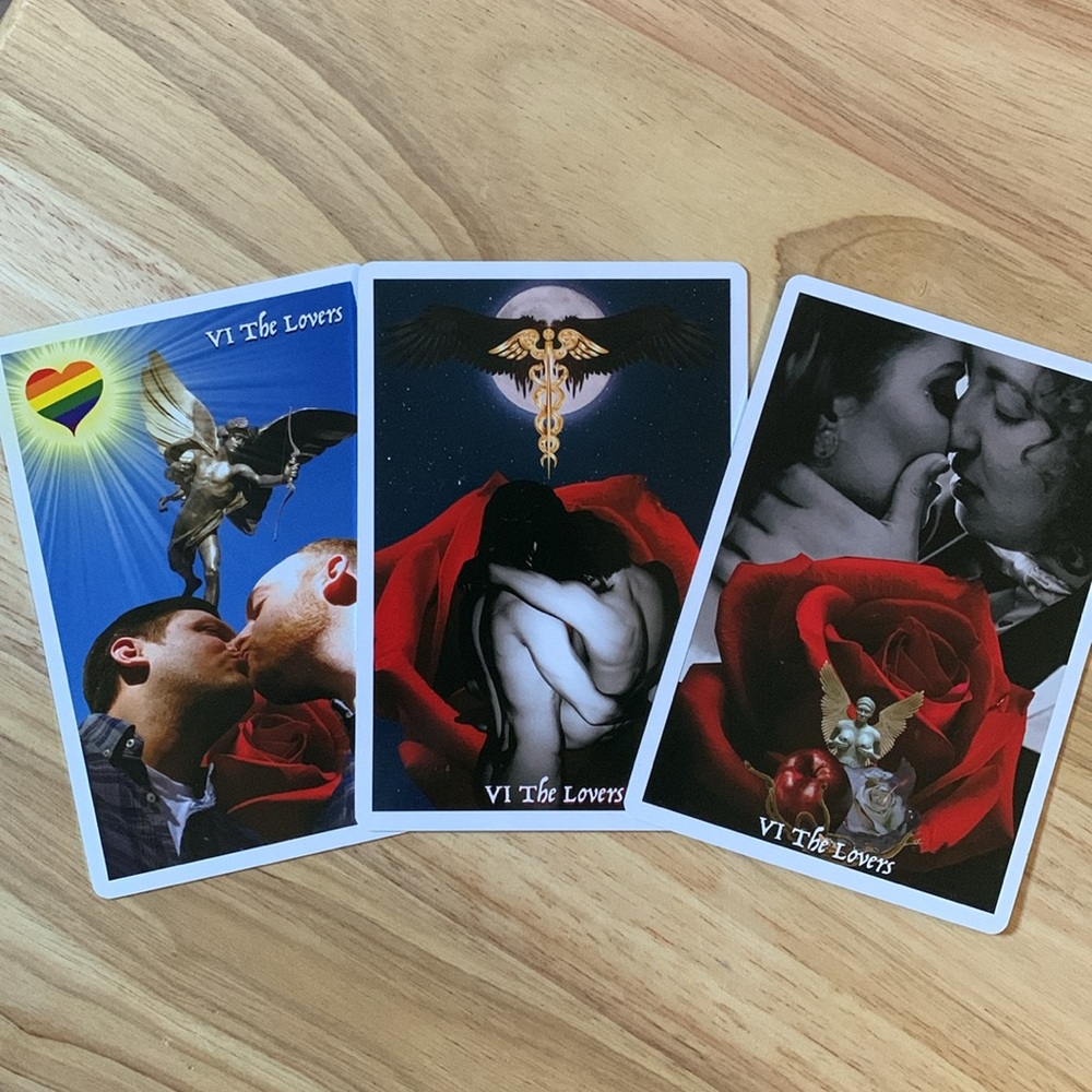 Blood, Bread & Roses Tarot - Picture 11 of 12